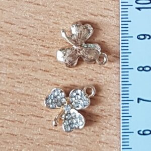 BA - Anhänger Klee Strass