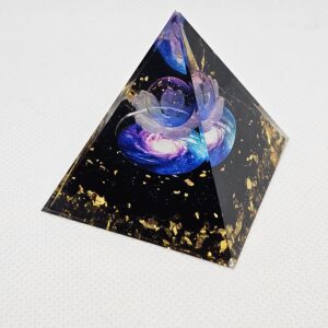 Pyramide 3-D violett/Blume