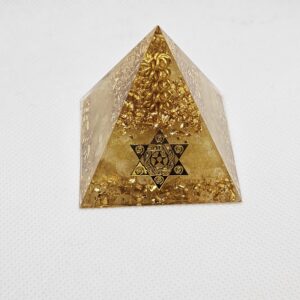 Pyramide 3-D gold
